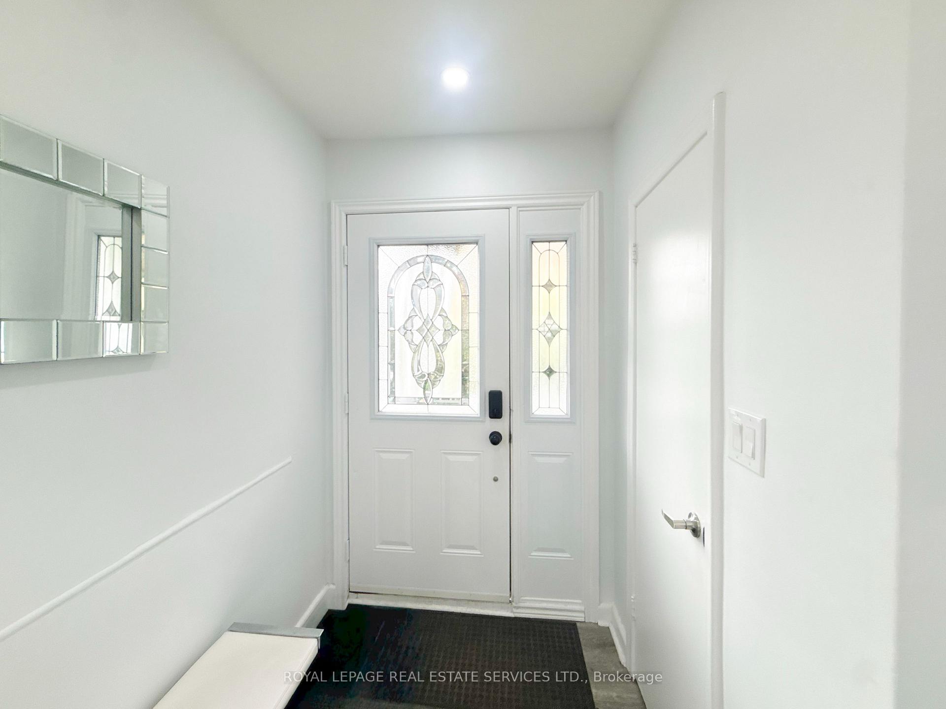 Photo 4 of Unit Main, 290 The East Mall, Etobicoke, Islington-City Centre West — HOMEH