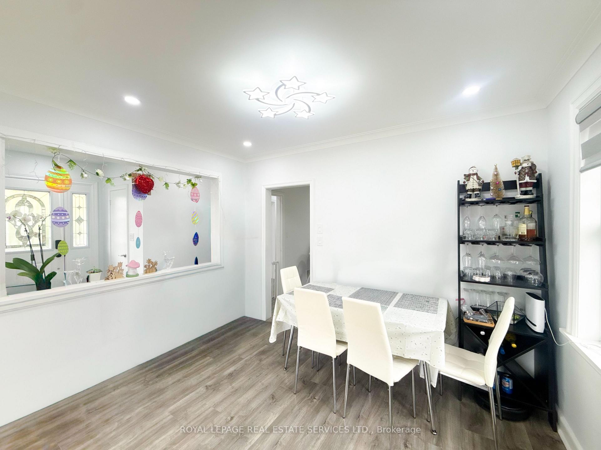 Photo 5 of Unit Main, 290 The East Mall, Etobicoke, Islington-City Centre West — HOMEH