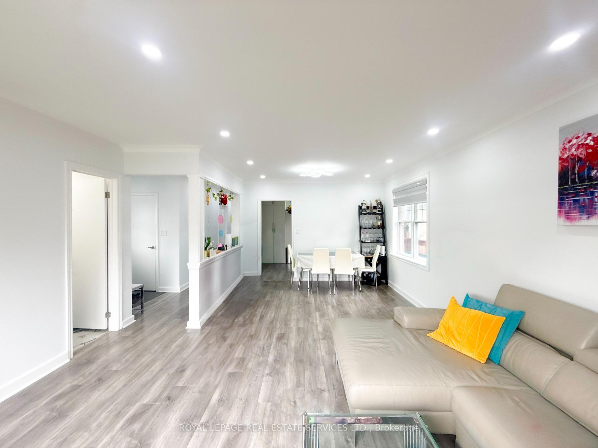 Photo 7 of Unit Main, 290 The East Mall, Etobicoke, Islington-City Centre West — HOMEH