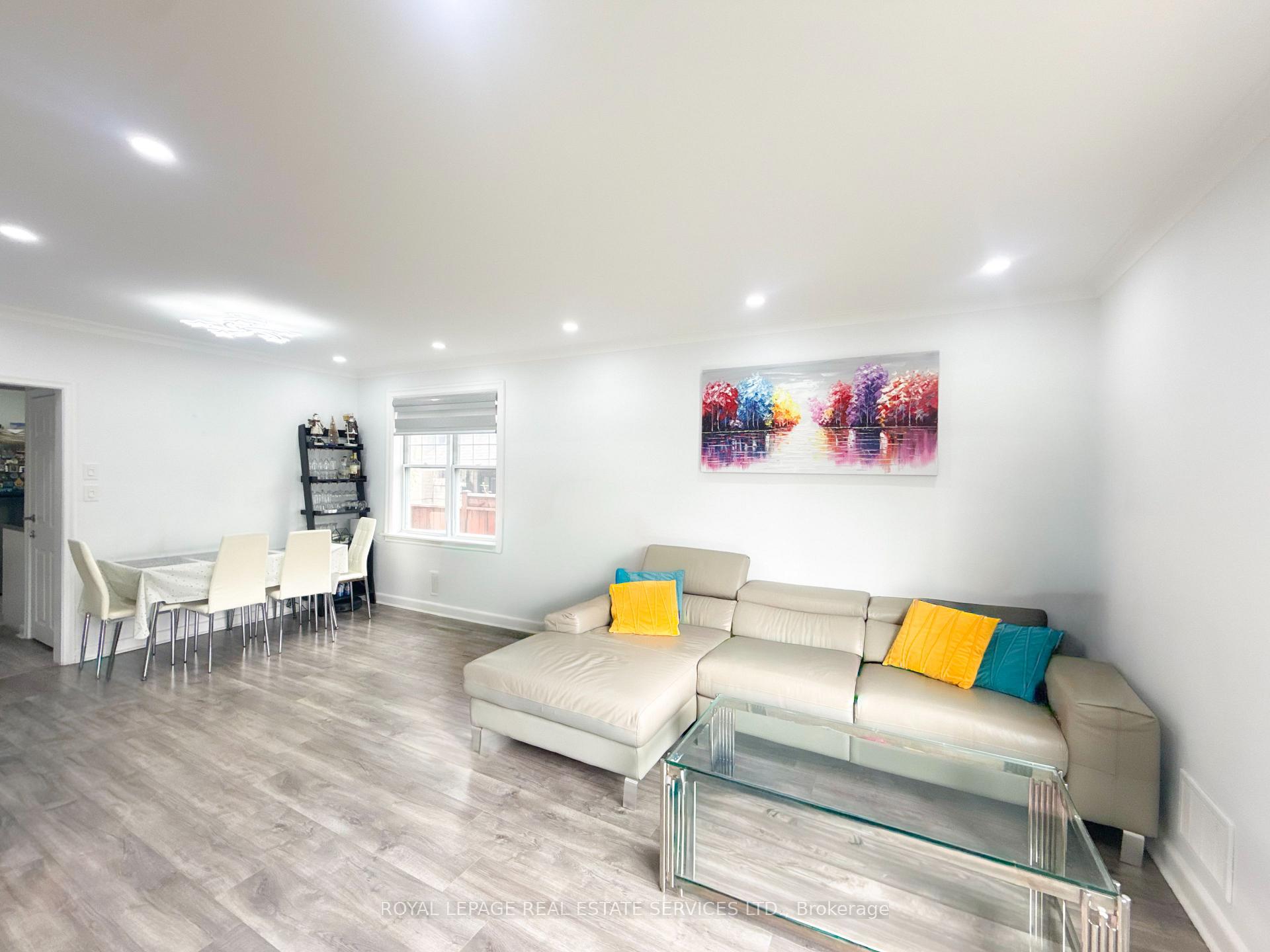Photo 8 of Unit Main, 290 The East Mall, Etobicoke, Islington-City Centre West — HOMEH