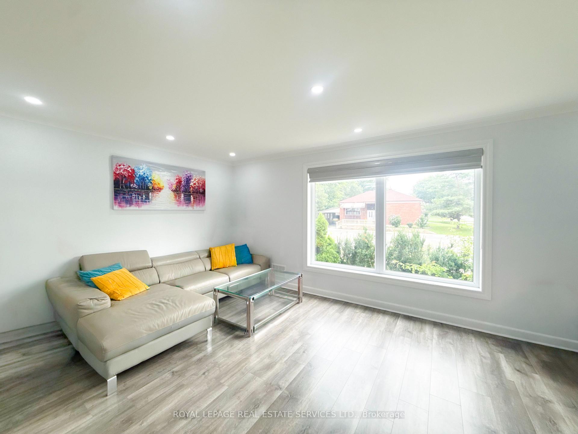 Photo 9 of Unit Main, 290 The East Mall, Etobicoke, Islington-City Centre West — HOMEH