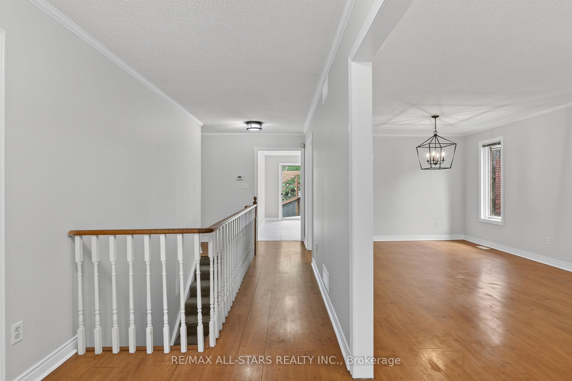 Photo 3 of 29 Lakeview Drive, Scugog, Port Perry — HOMEH