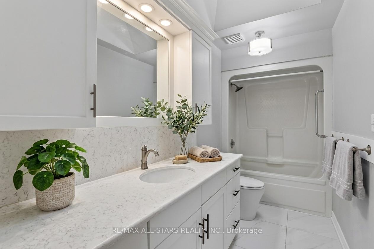 Photo 12 of 29 Lakeview Drive, Scugog, Port Perry — HOMEH