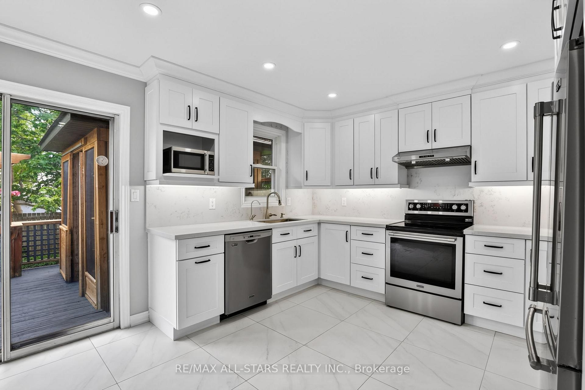Photo 17 of 29 Lakeview Drive, Scugog, Port Perry — HOMEH