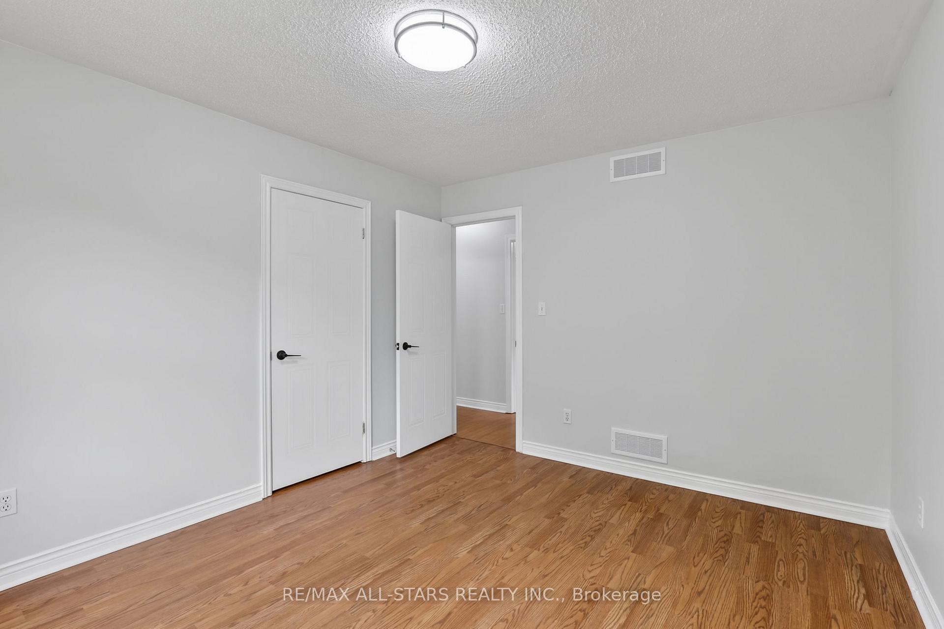 Photo 23 of 29 Lakeview Drive, Scugog, Port Perry — HOMEH