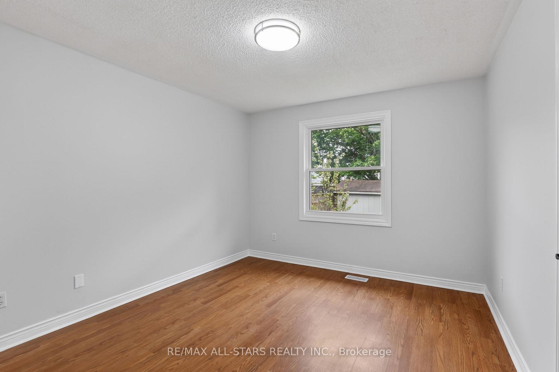 Photo 24 of 29 Lakeview Drive, Scugog, Port Perry — HOMEH