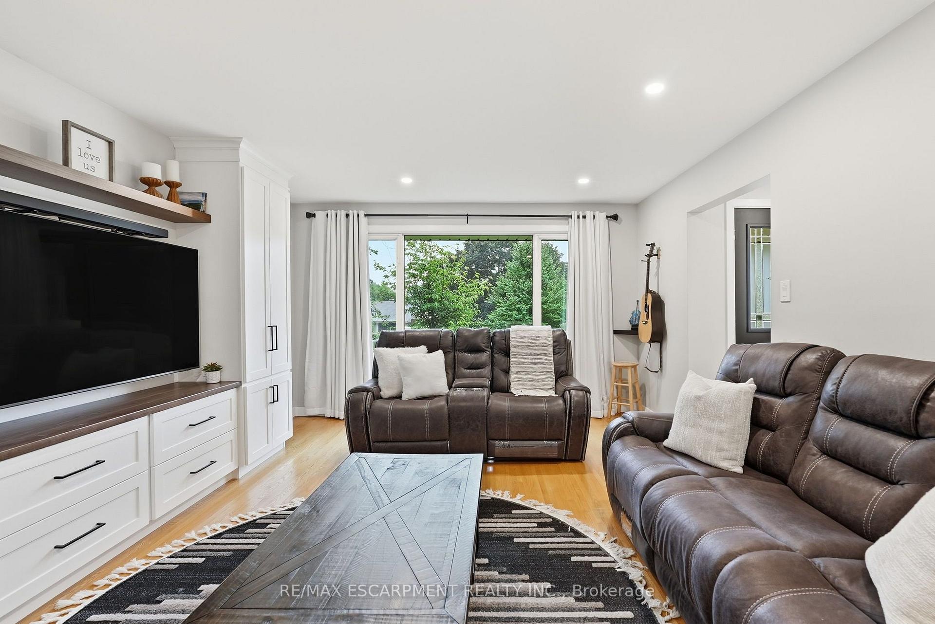 Photo 7 of 10 Taylor Crescent, Hamilton, Greensville — HOMEH