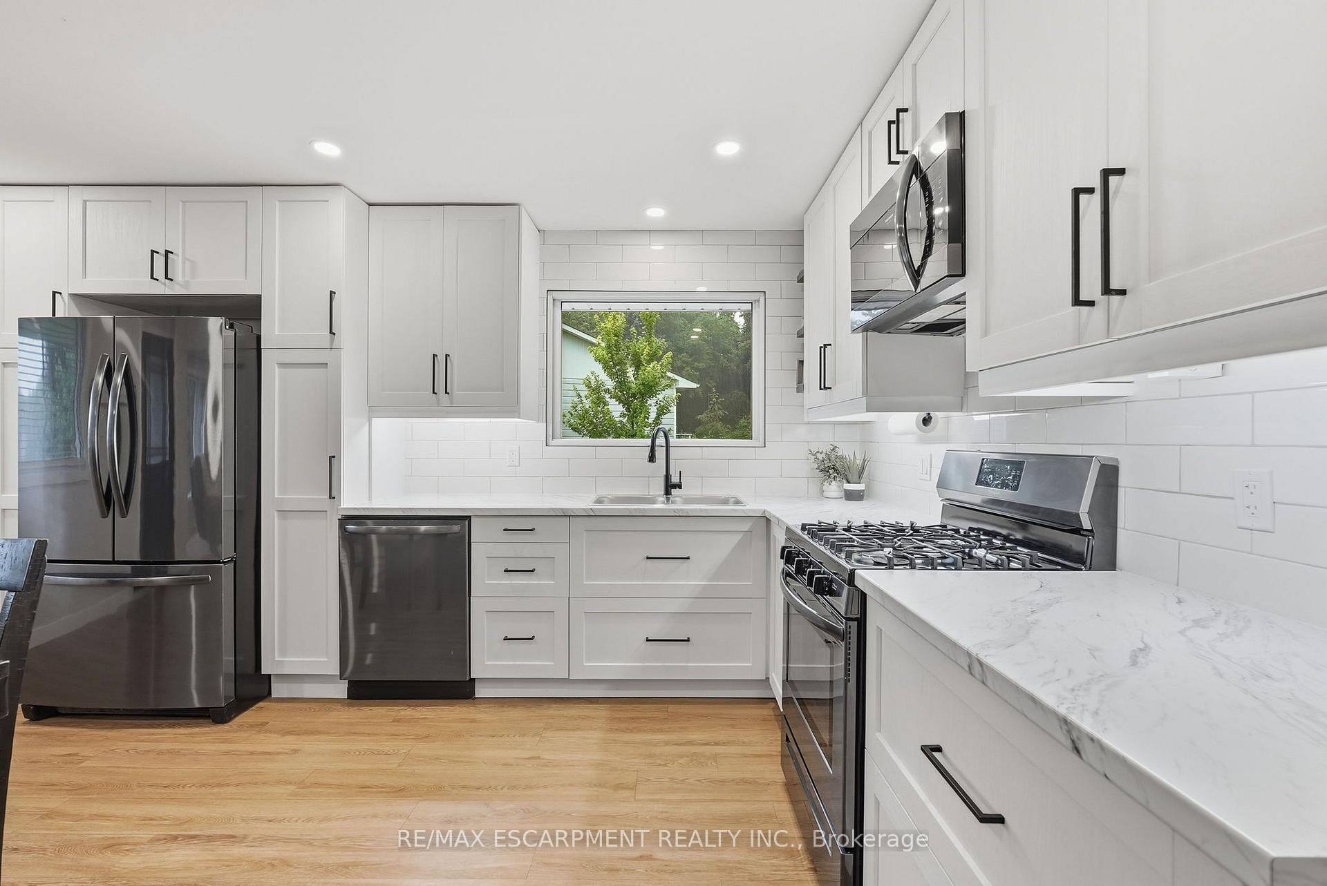 Photo 13 of 10 Taylor Crescent, Hamilton, Greensville — HOMEH