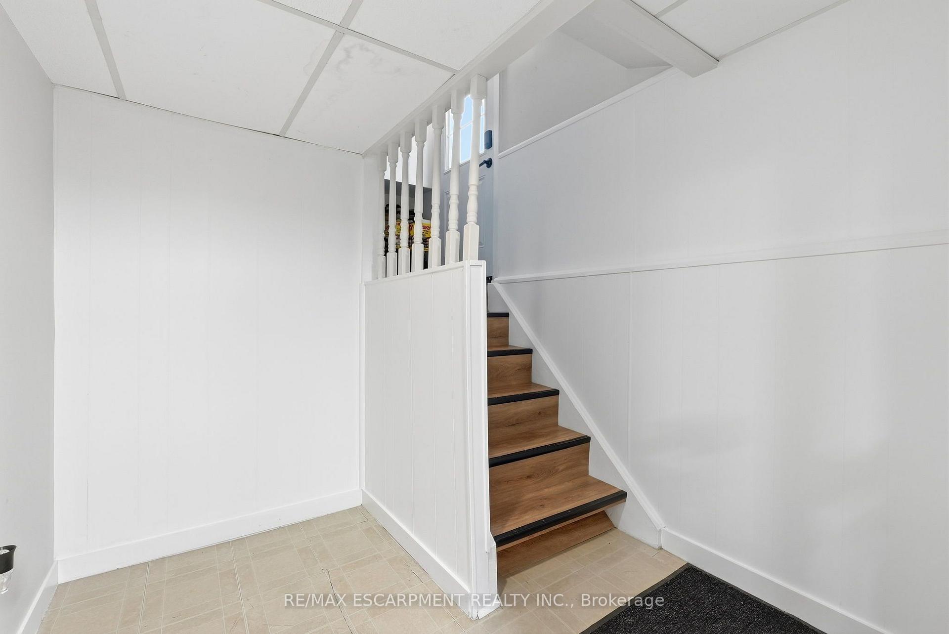 Photo 24 of 10 Taylor Crescent, Hamilton, Greensville — HOMEH