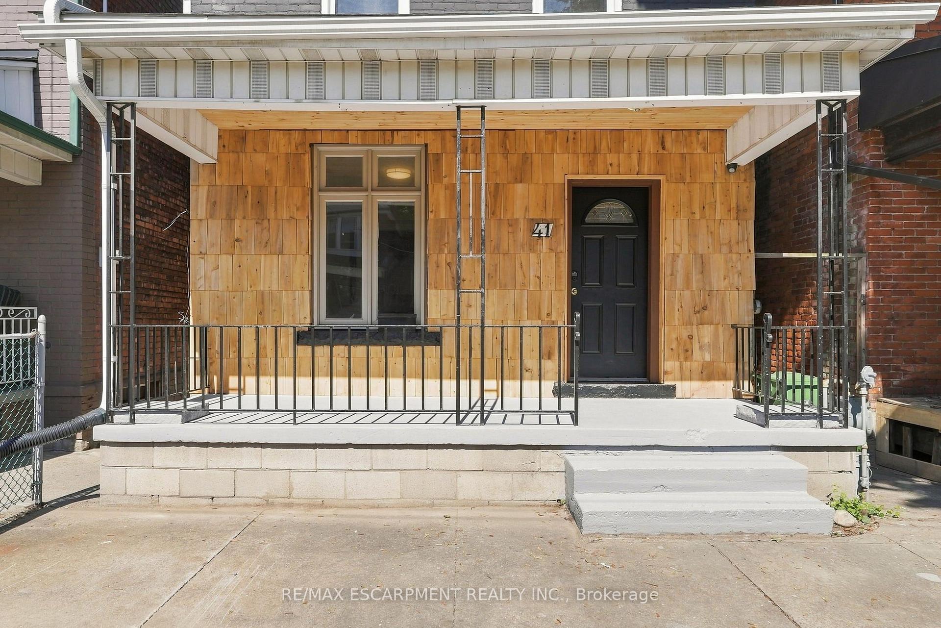 Photo 3 of 41 Barnesdale Avenue N, Hamilton, Stipley — HOMEH