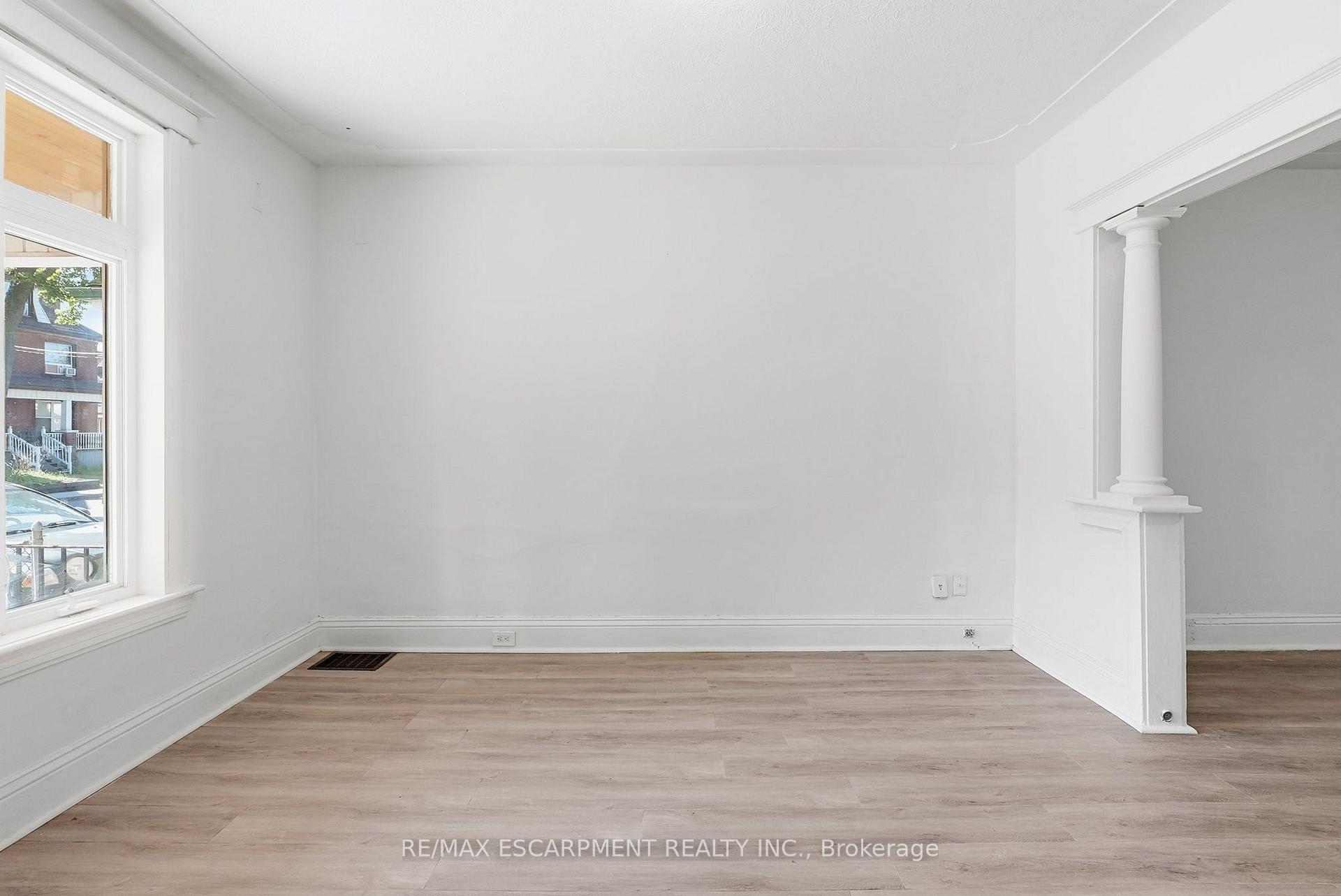 Photo 6 of 41 Barnesdale Avenue N, Hamilton, Stipley — HOMEH
