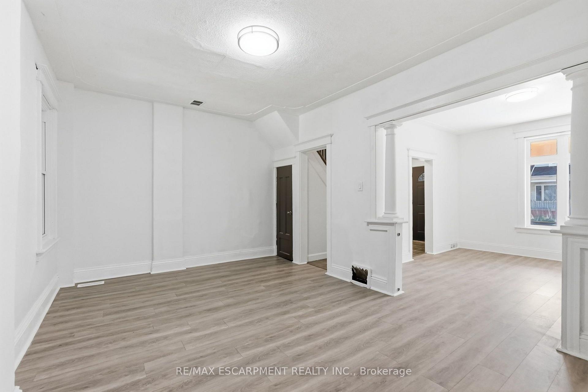 Photo 8 of 41 Barnesdale Avenue N, Hamilton, Stipley — HOMEH