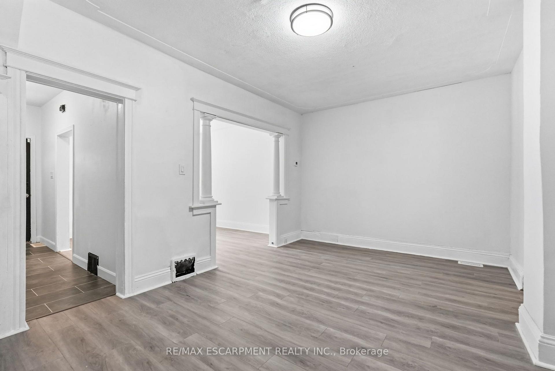 Photo 9 of 41 Barnesdale Avenue N, Hamilton, Stipley — HOMEH