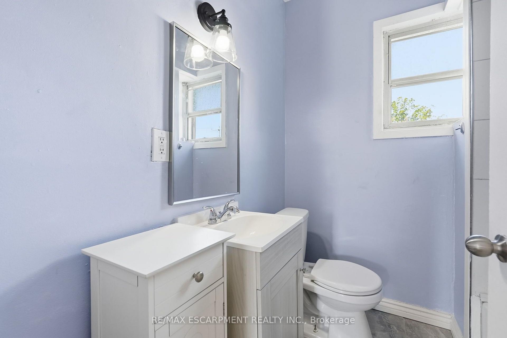 Photo 20 of 41 Barnesdale Avenue N, Hamilton, Stipley — HOMEH
