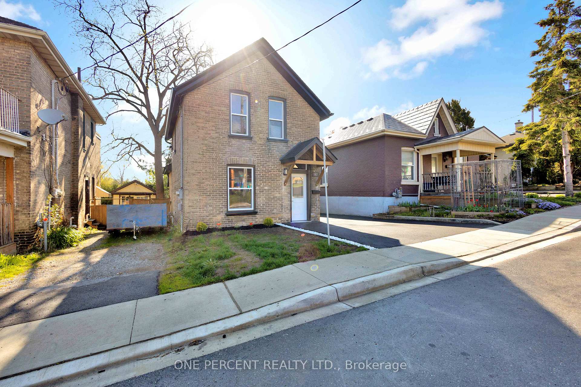 Photo 2 of 187 Drummond Street, Brantford, East Ward — HOMEH
