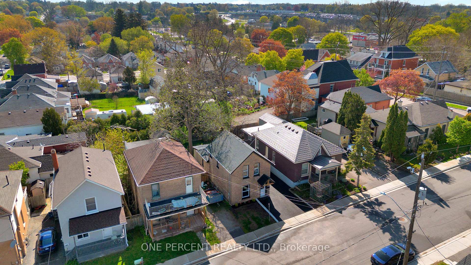 Photo 3 of 187 Drummond Street, Brantford, East Ward — HOMEH