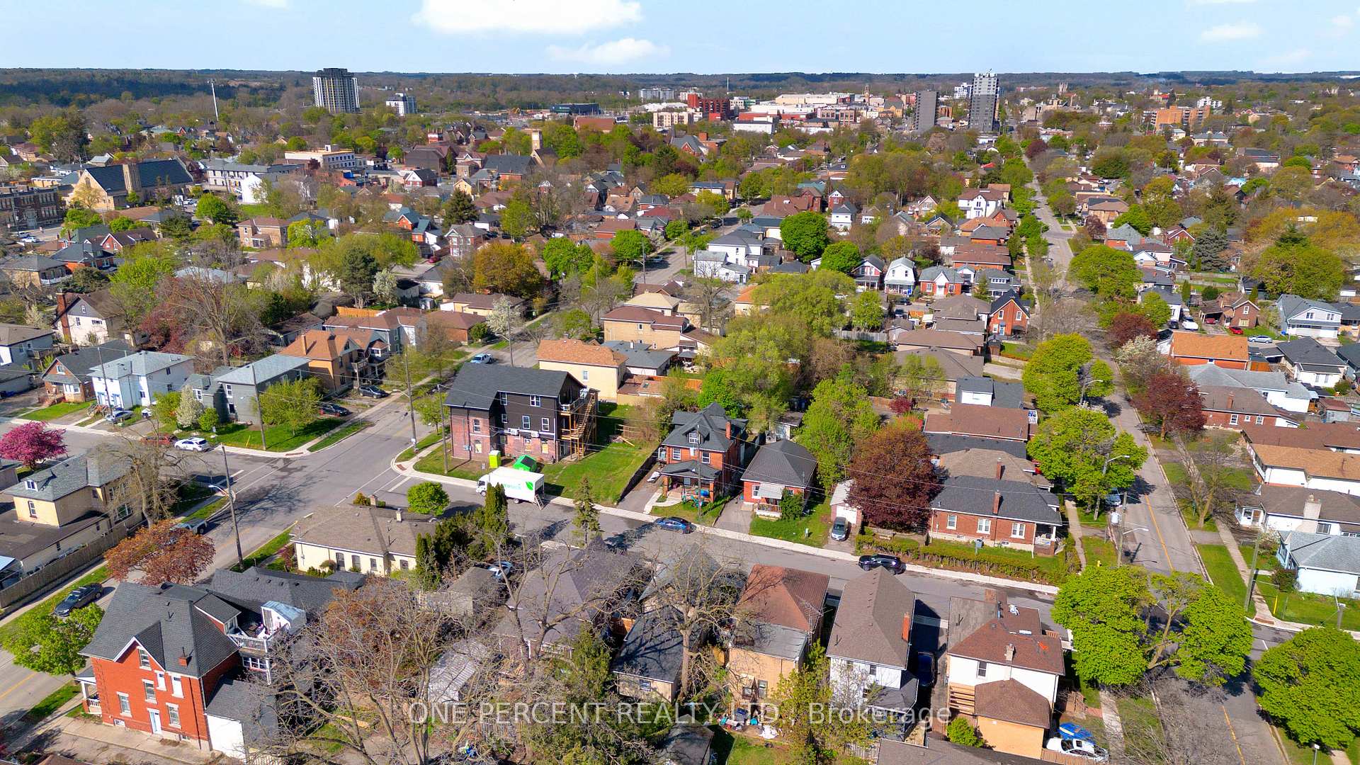 Photo 30 of 187 Drummond Street, Brantford, East Ward — HOMEH