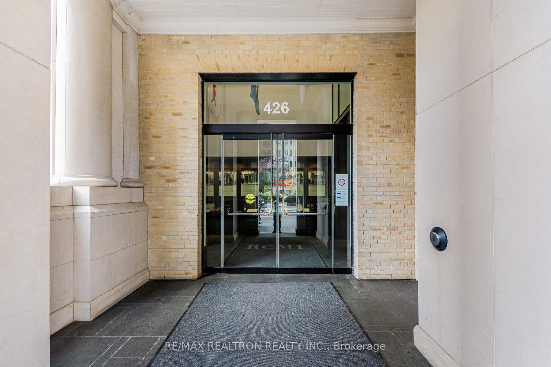 Photo 3 of Unit 905, 426 University Avenue, Toronto, Kensington-Chinatown — HOMEH