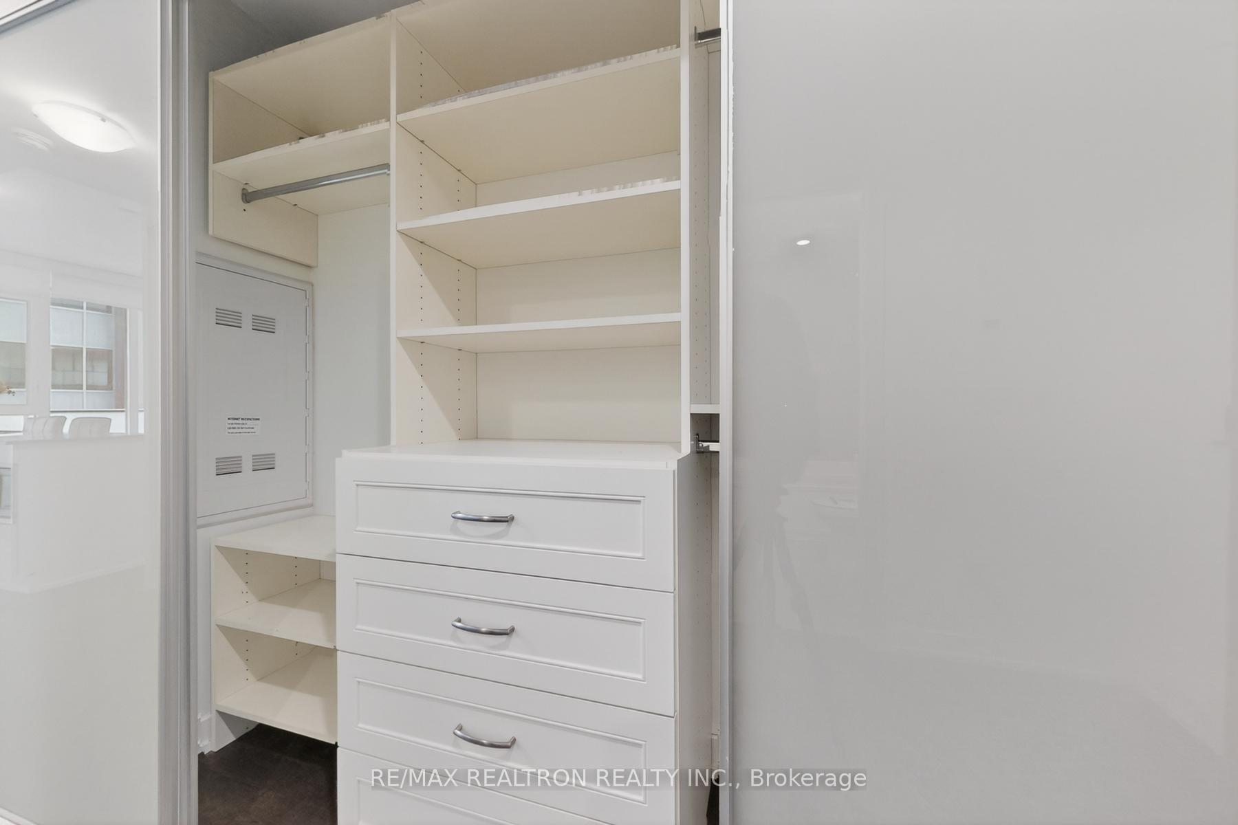 Photo 18 of Unit 905, 426 University Avenue, Toronto, Kensington-Chinatown — HOMEH
