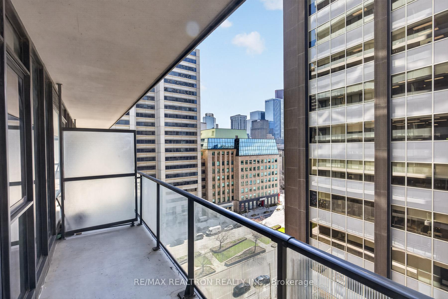 Photo 22 of Unit 905, 426 University Avenue, Toronto, Kensington-Chinatown — HOMEH