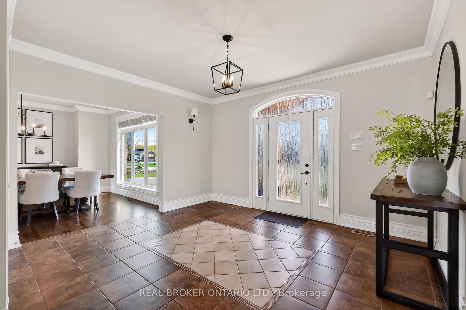 Photo 3 of 465 Lockmaster Crescent, Ottawa, Manotick Village & Manotick Estates — HOMEH
