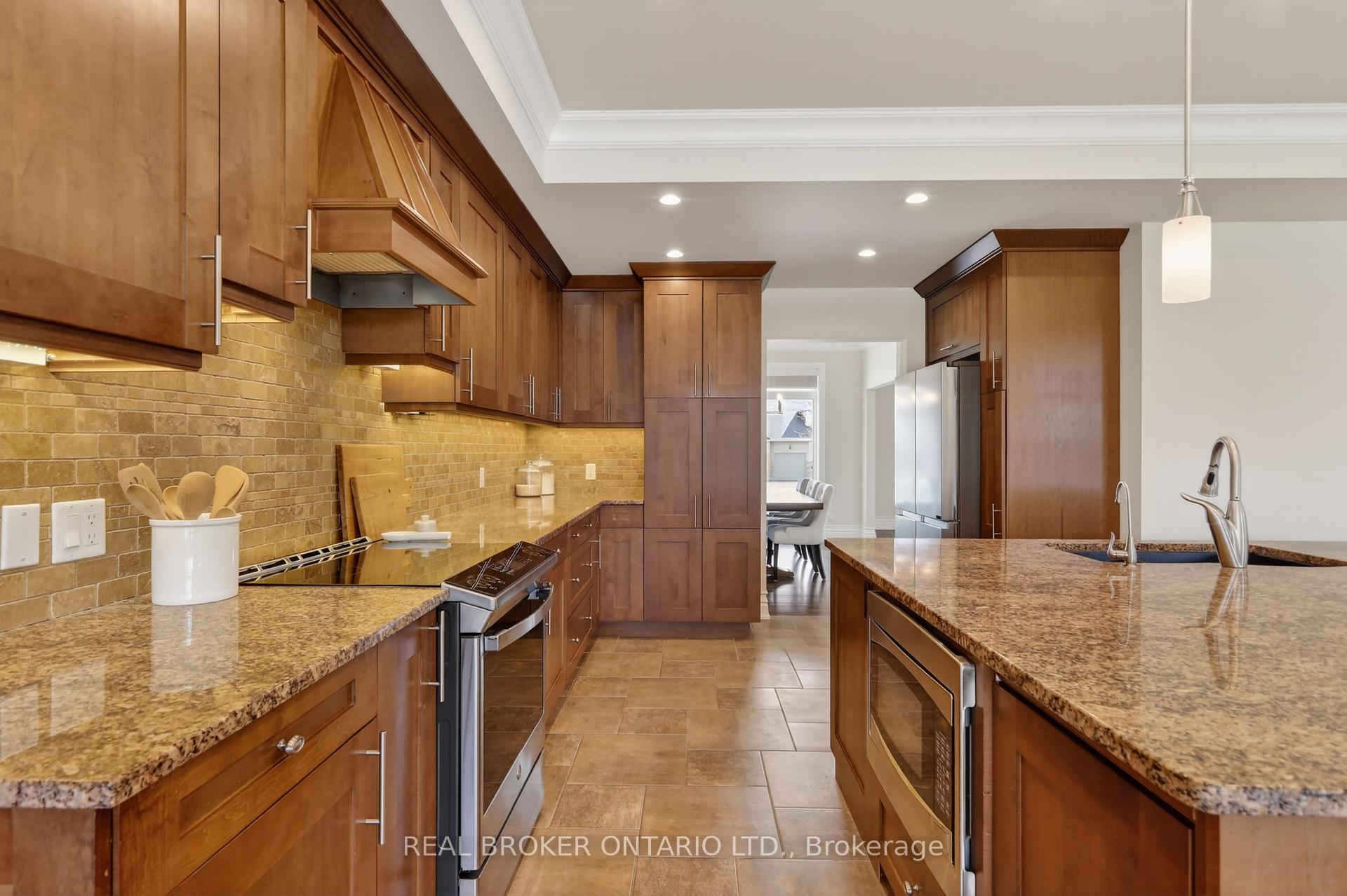 Photo 10 of 465 Lockmaster Crescent, Ottawa, Manotick Village & Manotick Estates — HOMEH