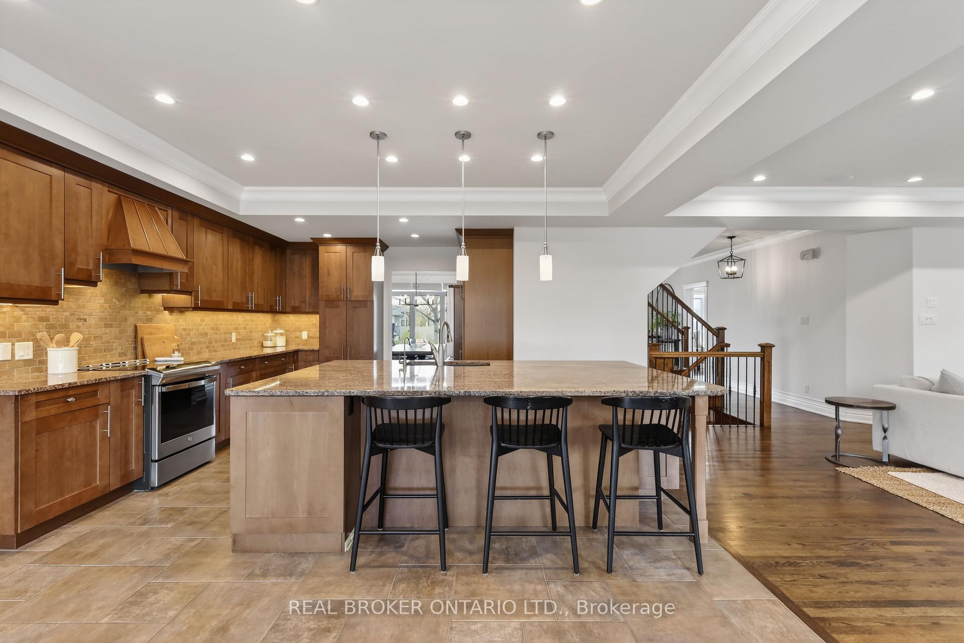Photo 20 of 465 Lockmaster Crescent, Ottawa, Manotick Village & Manotick Estates — HOMEH