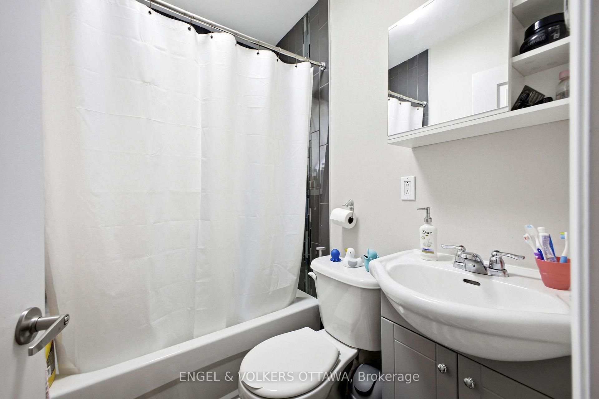 Photo 18 of 287 St Laurent Boulevard, Ottawa, Manor Park — HOMEH