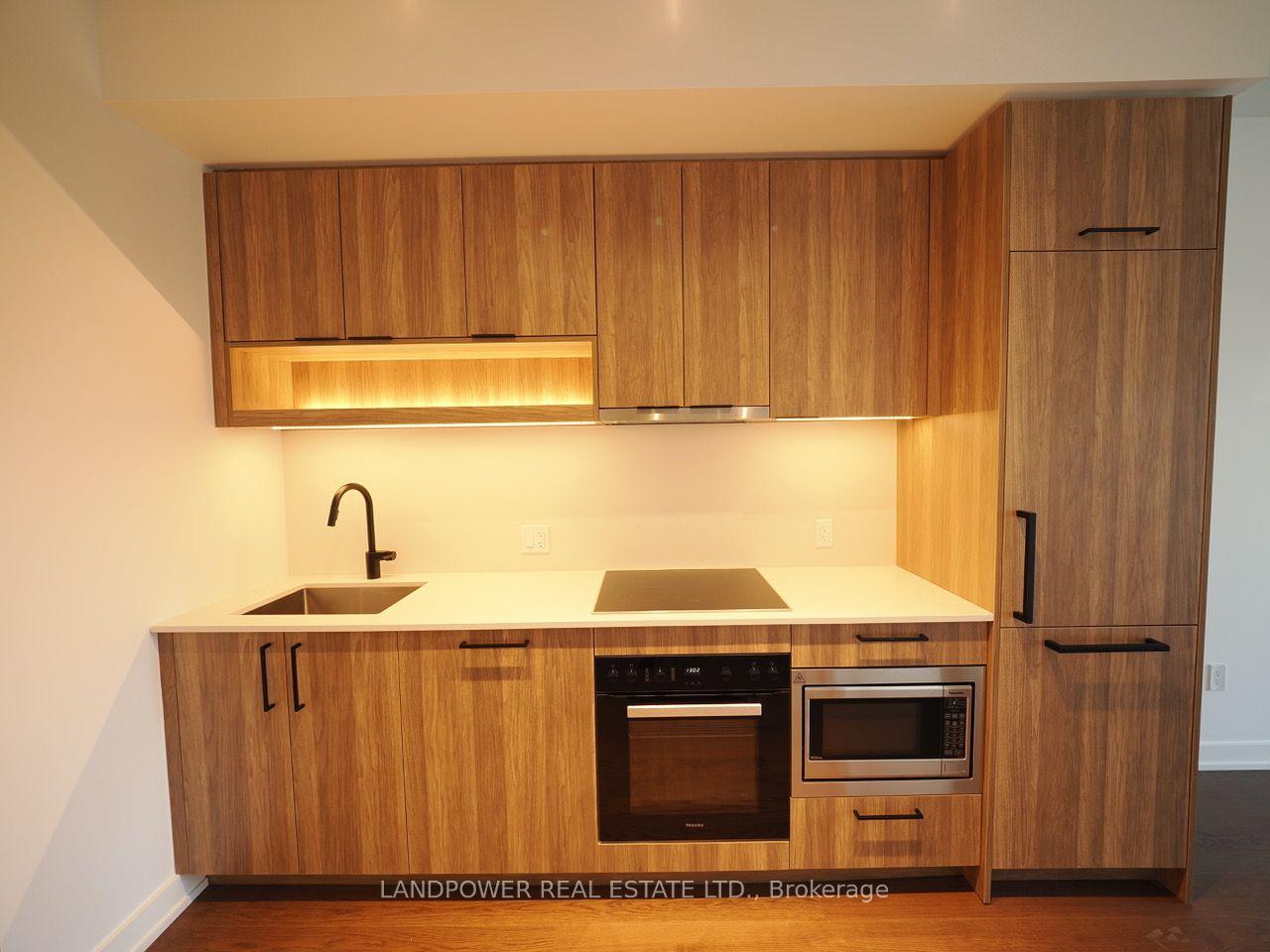 Photo 4 of Unit 719, 91 Montclair Avenue, Toronto, Forest Hill South — HOMEH