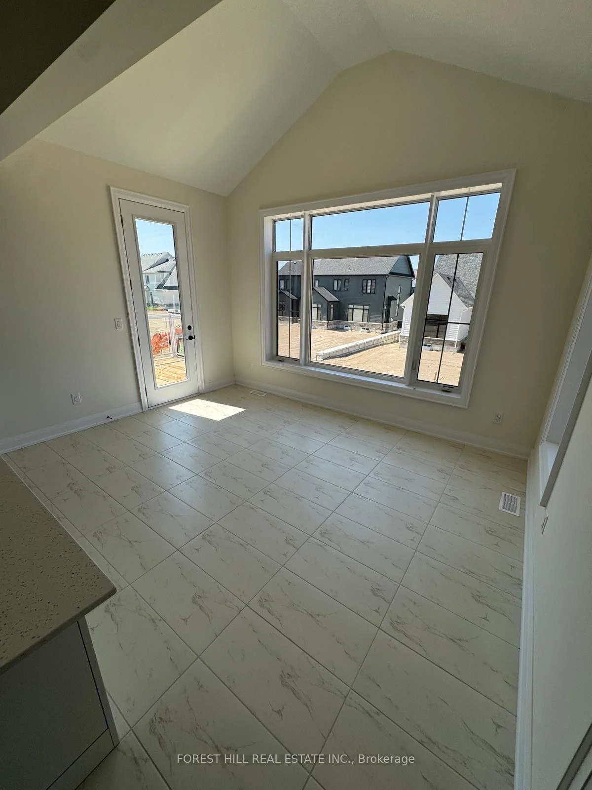 Photo 6 of 2 Herbert Avenue, Oro-Medonte, Horseshoe Valley — HOMEH