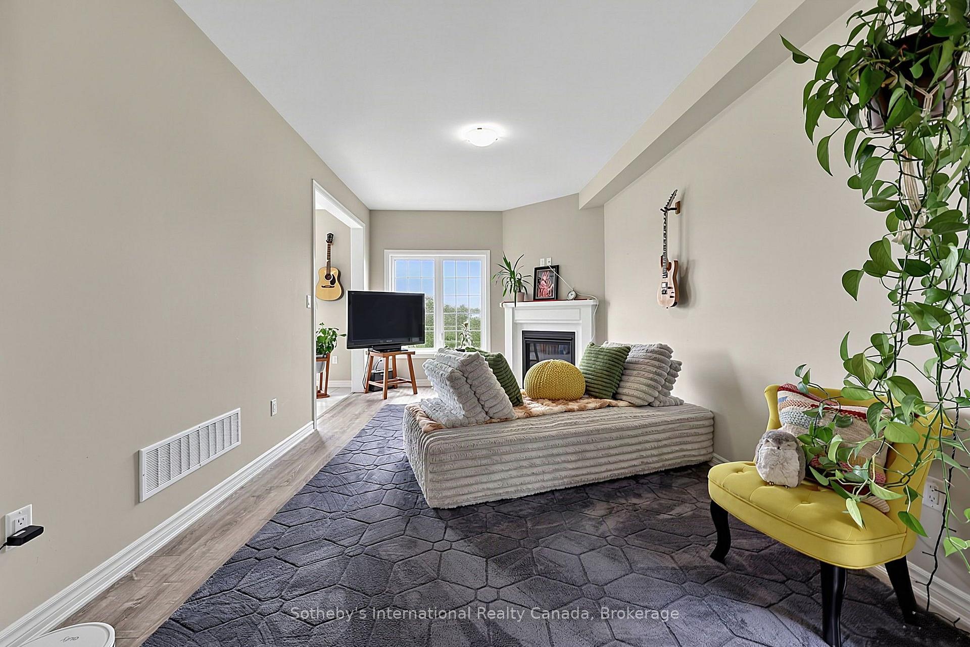 Photo 20 of 270 Springfield Crescent, Clearview, Stayner — HOMEH