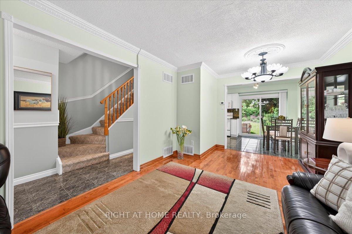 Photo 9 of 72 Rejane Crescent, Vaughan, Crestwood-Springfarm-Yorkhill — HOMEH