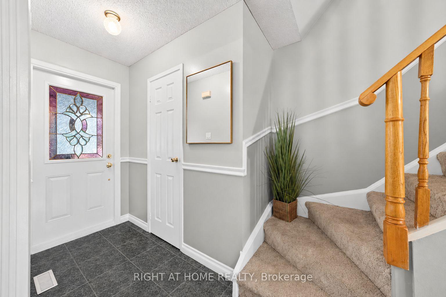 Photo 13 of 72 Rejane Crescent, Vaughan, Crestwood-Springfarm-Yorkhill — HOMEH