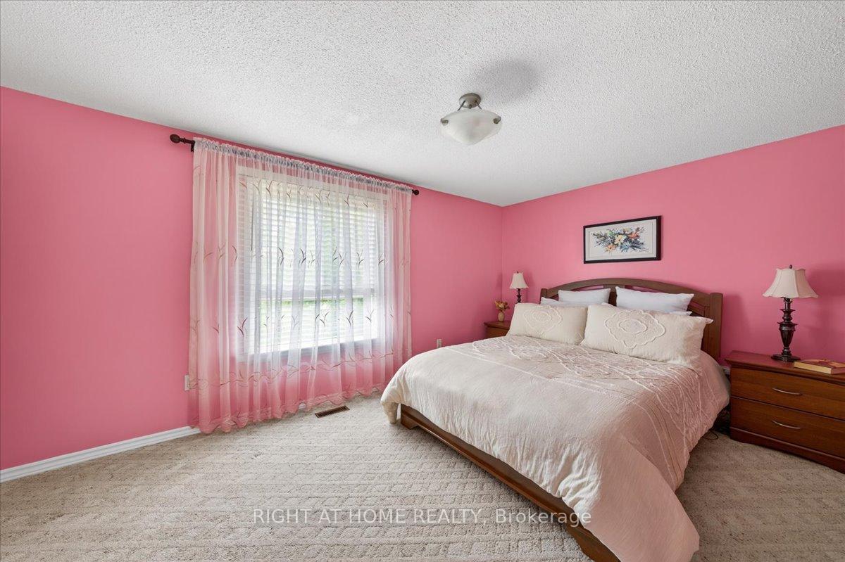 Photo 14 of 72 Rejane Crescent, Vaughan, Crestwood-Springfarm-Yorkhill — HOMEH