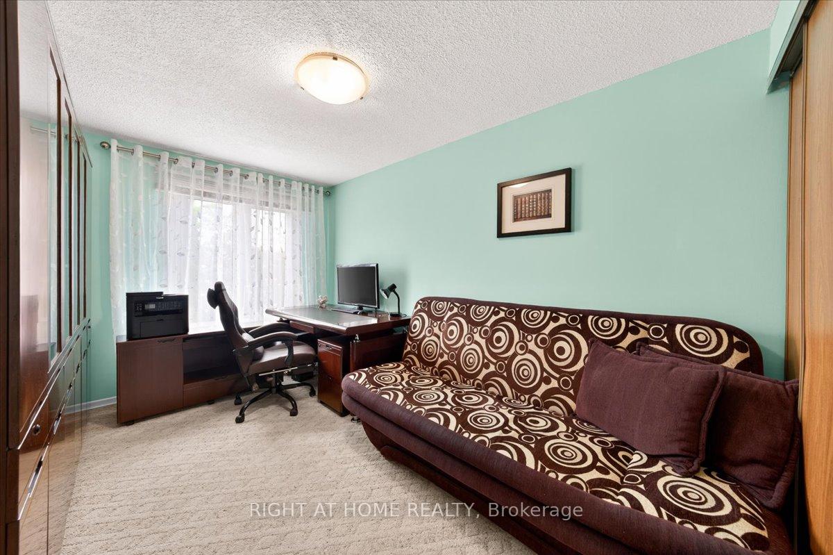 Photo 19 of 72 Rejane Crescent, Vaughan, Crestwood-Springfarm-Yorkhill — HOMEH