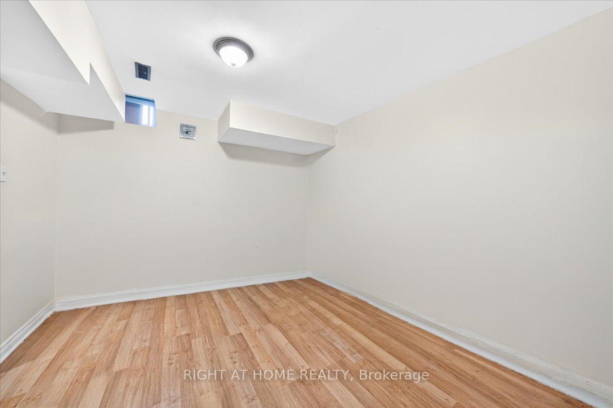 Photo 20 of 72 Rejane Crescent, Vaughan, Crestwood-Springfarm-Yorkhill — HOMEH