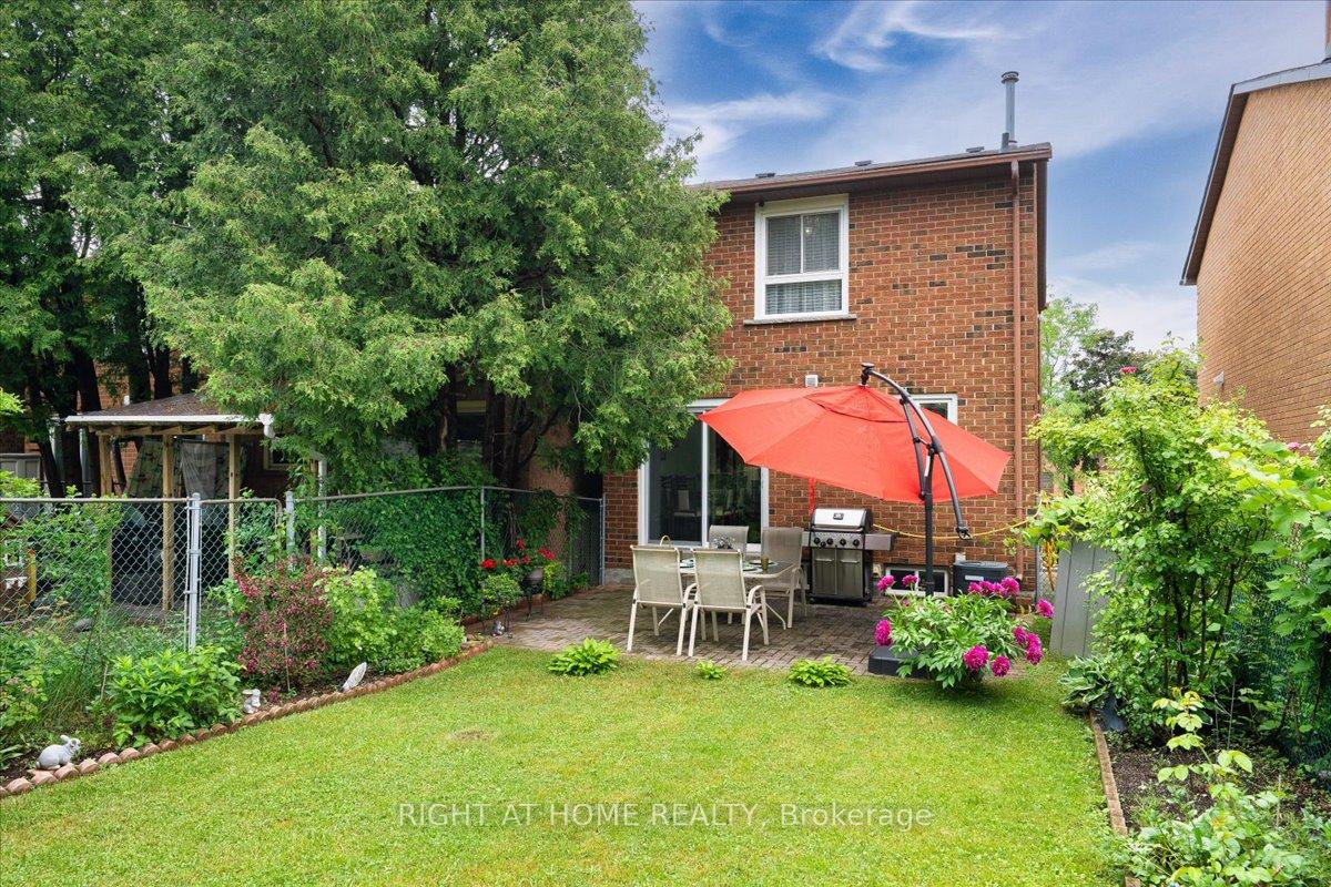 Photo 25 of 72 Rejane Crescent, Vaughan, Crestwood-Springfarm-Yorkhill — HOMEH