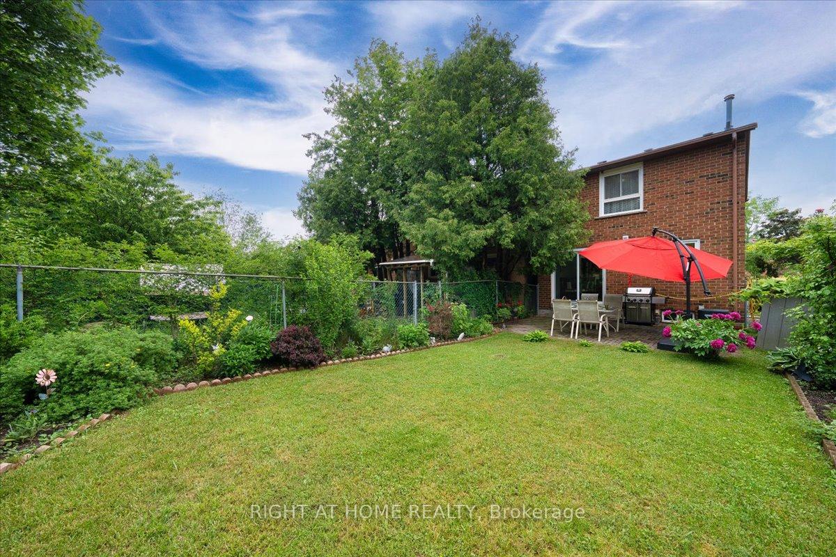 Photo 29 of 72 Rejane Crescent, Vaughan, Crestwood-Springfarm-Yorkhill — HOMEH