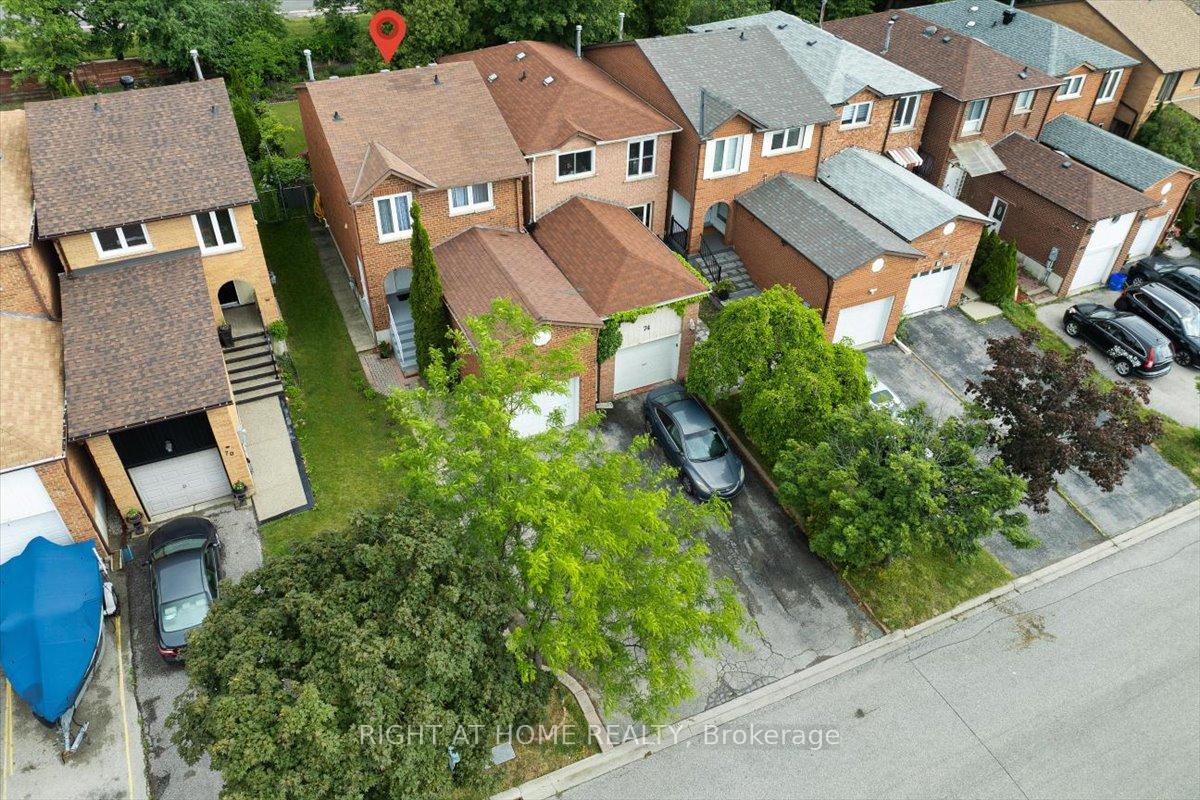 Photo 34 of 72 Rejane Crescent, Vaughan, Crestwood-Springfarm-Yorkhill — HOMEH