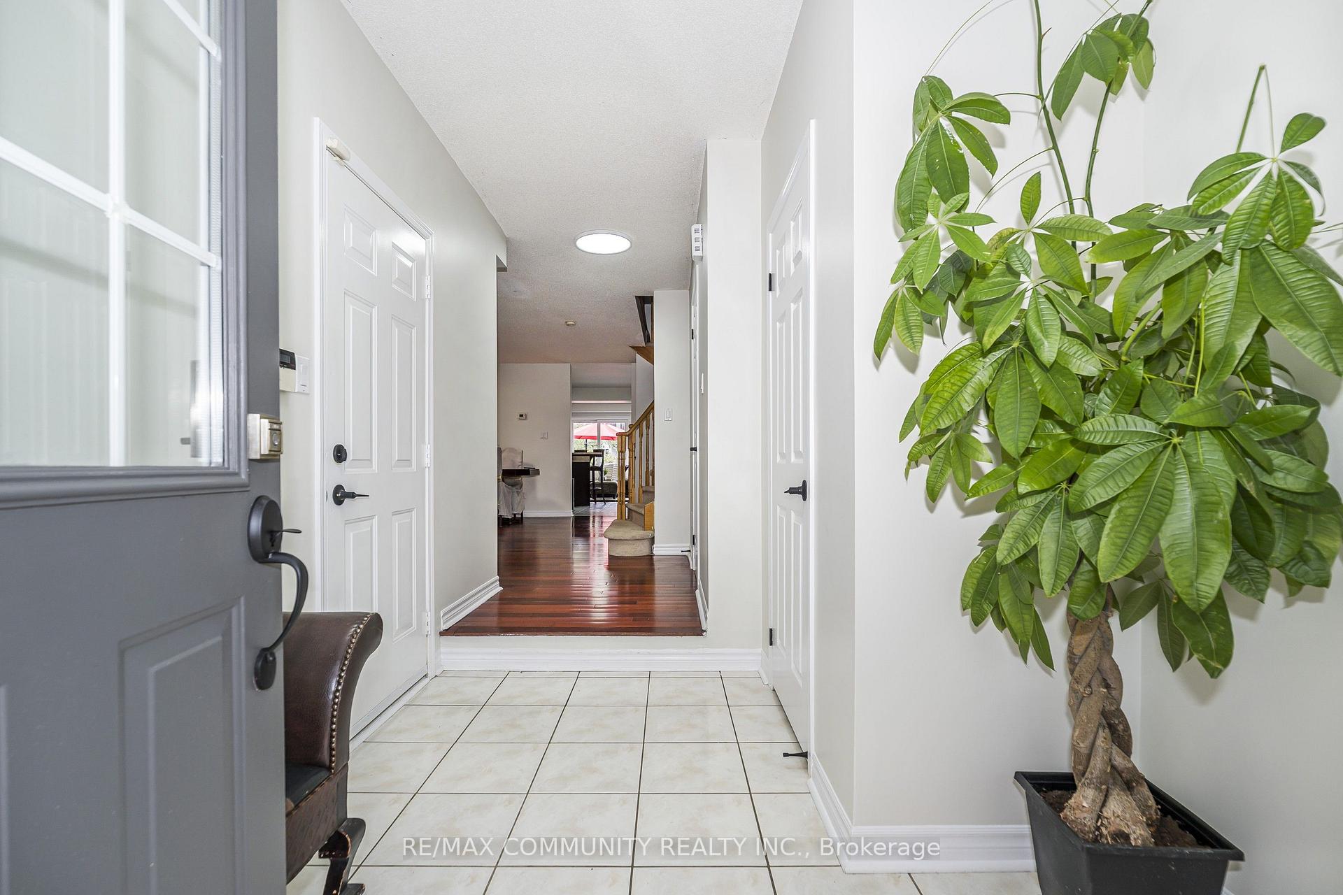 Photo 3 of 1597 Avonmore Square, Pickering, Town Centre — HOMEH