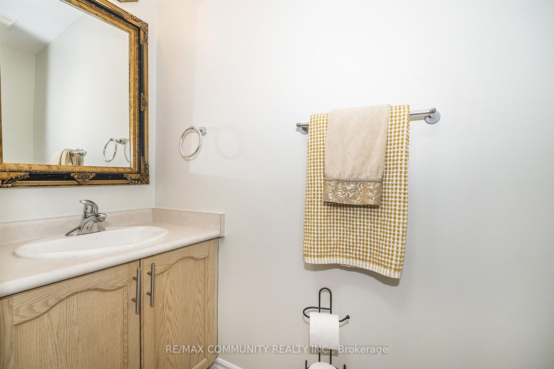 Photo 5 of 1597 Avonmore Square, Pickering, Town Centre — HOMEH