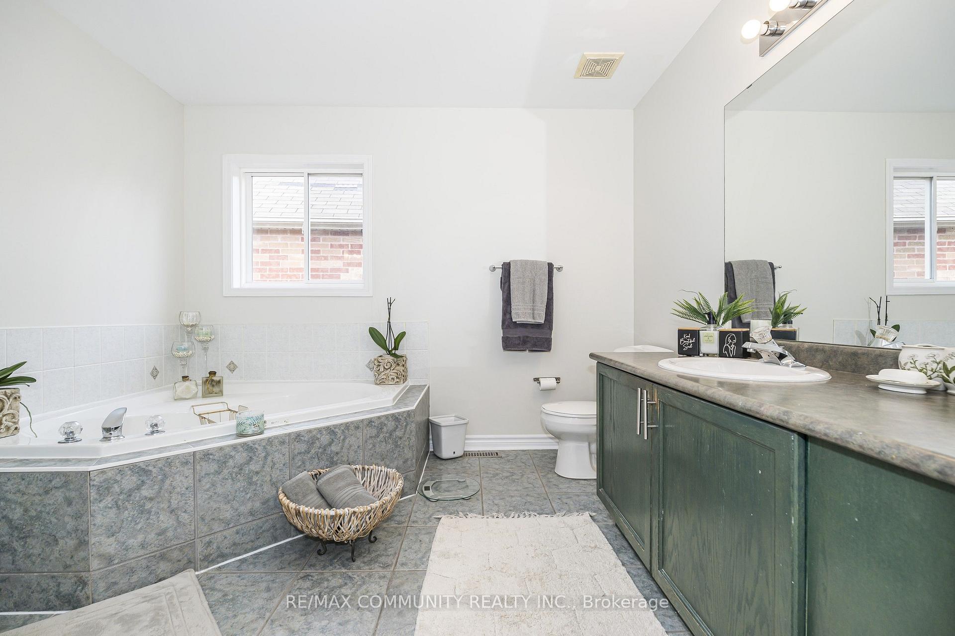 Photo 14 of 1597 Avonmore Square, Pickering, Town Centre — HOMEH