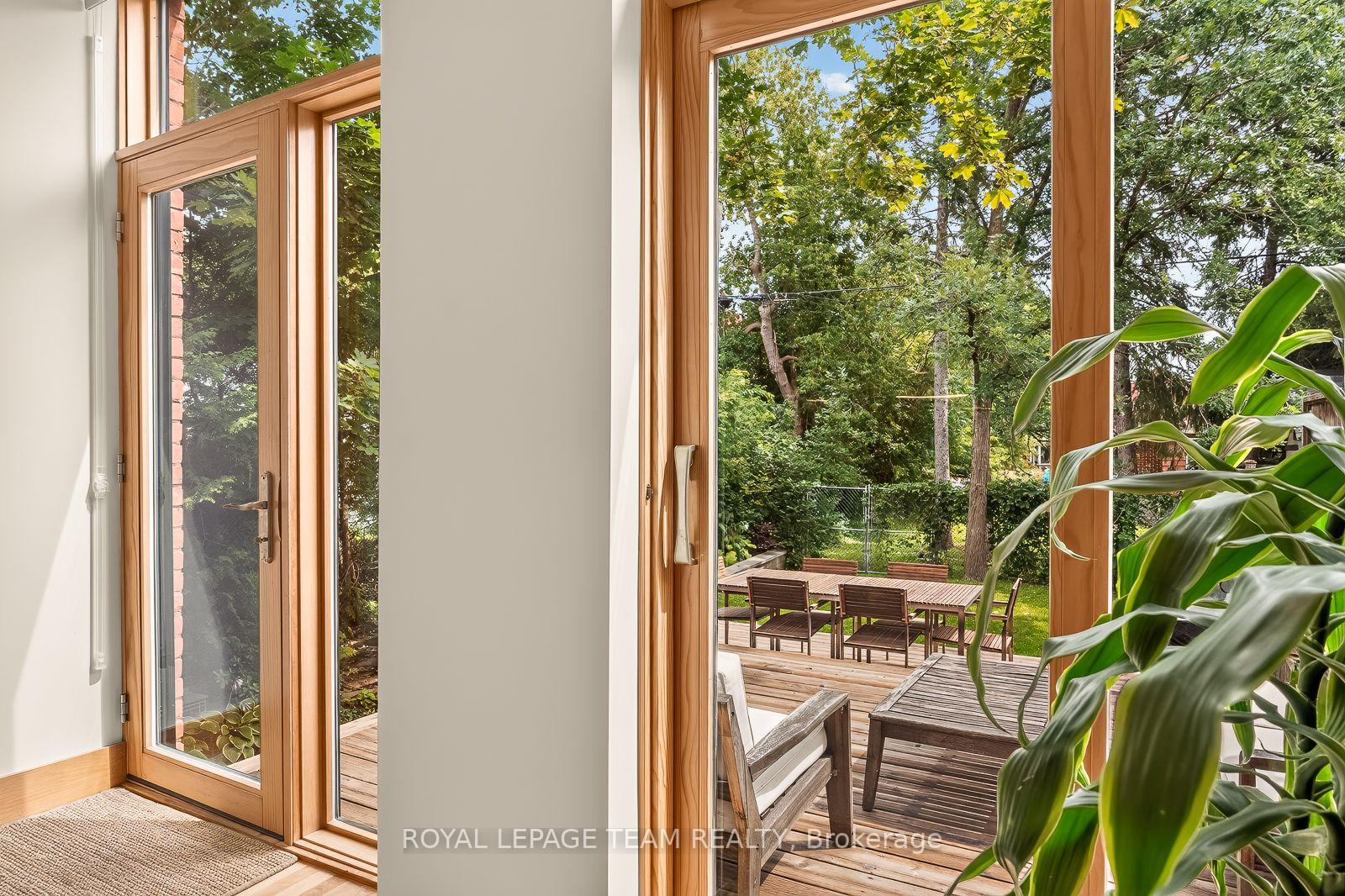 Photo 4 of 66 Ivy Crescent, Ottawa, Lindenlea — HOMEH