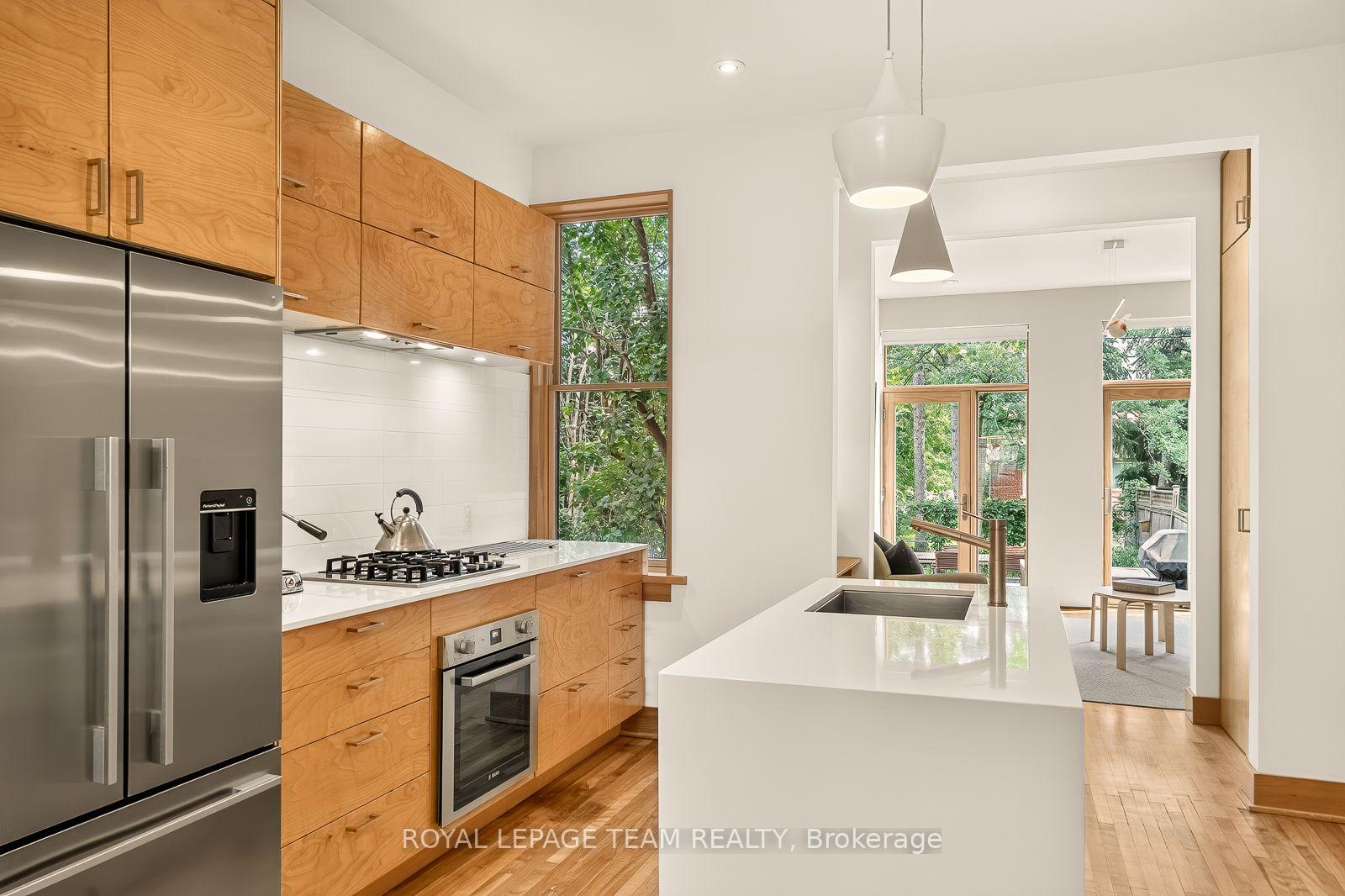 Photo 12 of 66 Ivy Crescent, Ottawa, Lindenlea — HOMEH