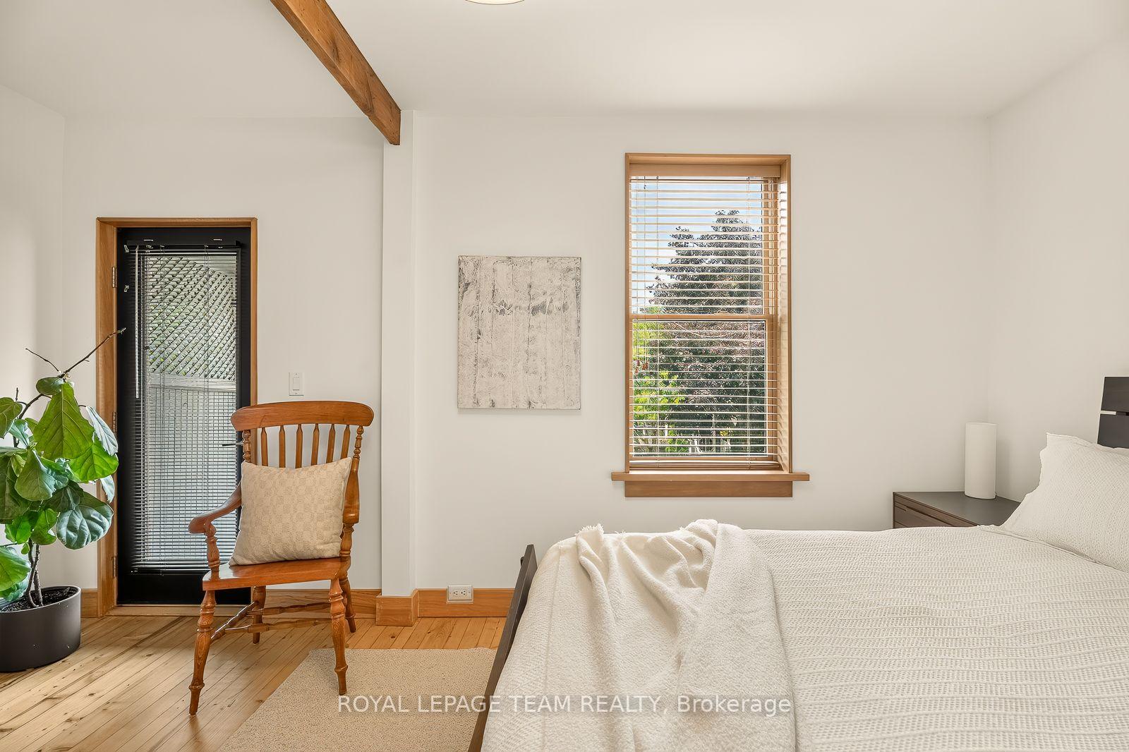 Photo 16 of 66 Ivy Crescent, Ottawa, Lindenlea — HOMEH