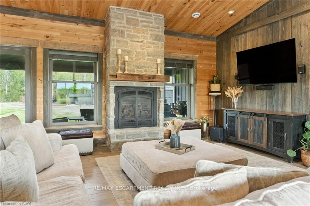 Photo 5 of 437 6th Concession Road E, Hamilton, Rural Flamborough — HOMEH