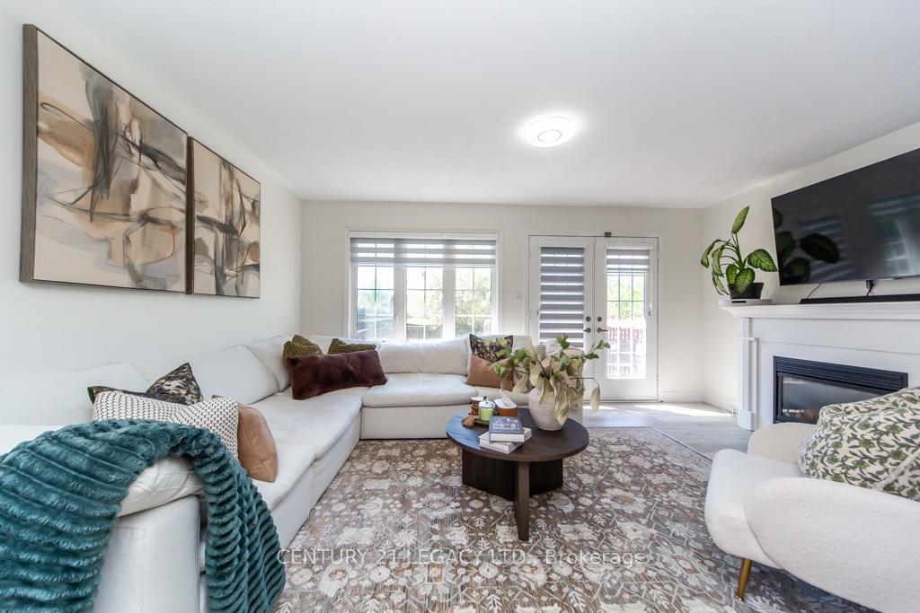 Photo 8 of 44 Tincomb Crescent, Whitby, Pringle Creek — HOMEH