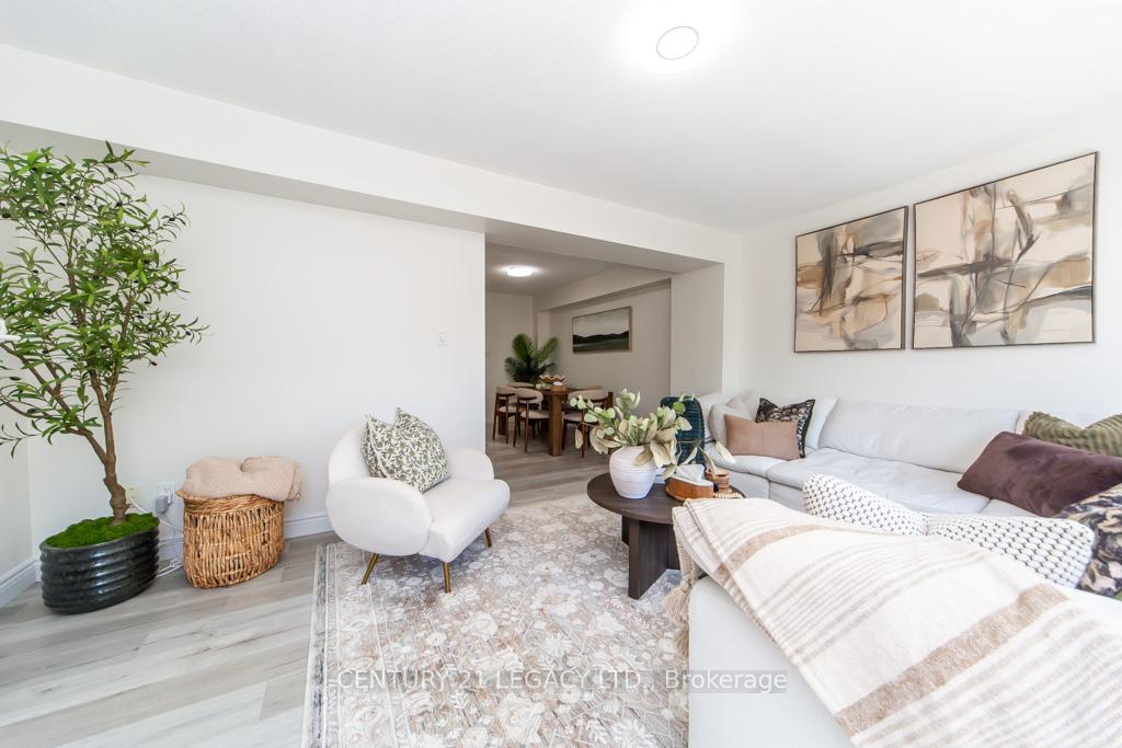 Photo 10 of 44 Tincomb Crescent, Whitby, Pringle Creek — HOMEH