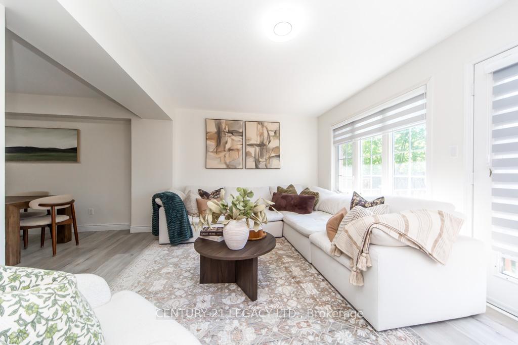 Photo 11 of 44 Tincomb Crescent, Whitby, Pringle Creek — HOMEH