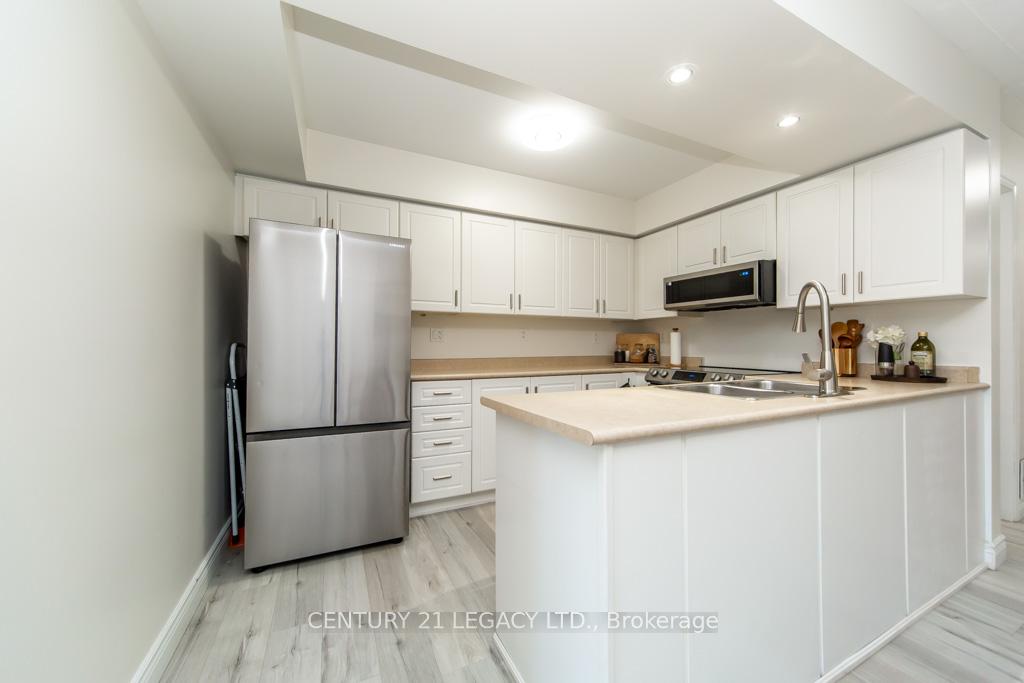 Photo 13 of 44 Tincomb Crescent, Whitby, Pringle Creek — HOMEH